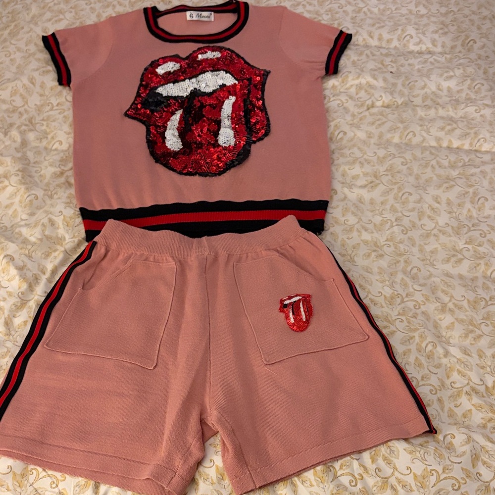 Sequin Tongue Pink Knit Top & Shorts Set